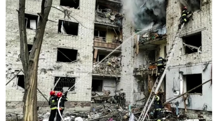 Bombardeo de Rusia en Chernigov, en Ucrania