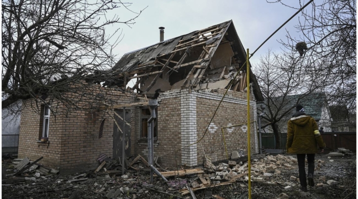 Bombardeos rusos en Ucrania Casas destruidas tras bombardeos rusos en Ucrania