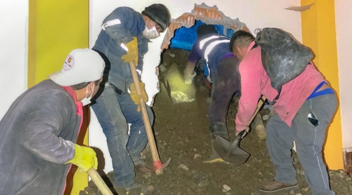 Deslizamiento de tierra en Perú: hay entre 15 y 20 desaparecidos Deslizamiento de tierra en Perú: hay entre 15 y 20 desaparecidos