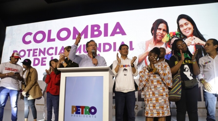 Gustavo Petro Gustavo Petro gana consulta del Pacto Histórico