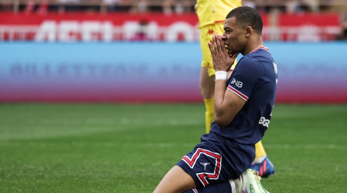 Kylian Mbappe Kylian Mbappe padece al no poder anotar gol del PSG ante Monaco