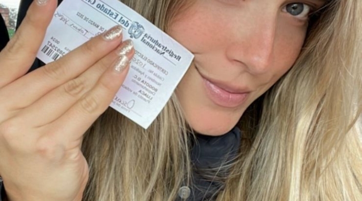 Laura Tobón sale a votar