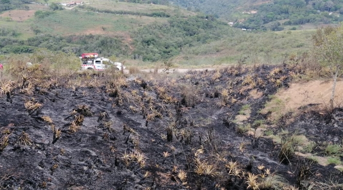 Incendio forestal en Barichara, Santander
