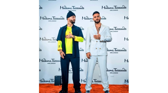 Maluma con su figura de cera en Madame Tussauds