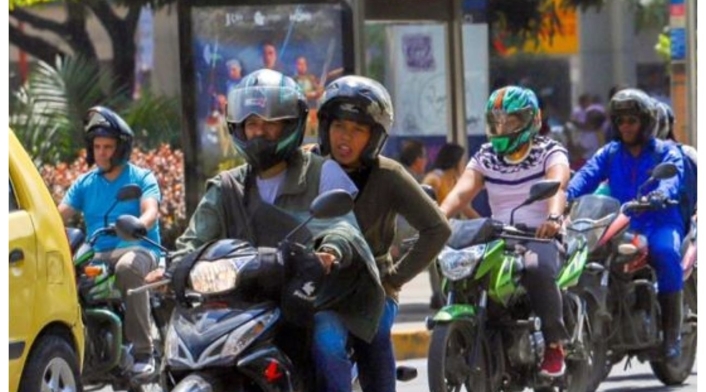 Parrillero en moto en Bogotá Parrillero en moto en Bogotá