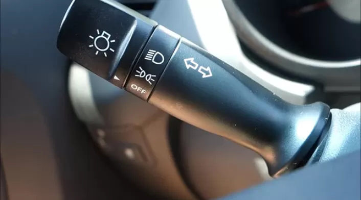 Si tengo una direccional del carro dañada, ¿Me pueden inmovilizar el vehículo? Si tengo una direccional del carro dañada, ¿Me pueden inmovilizar el vehículo?