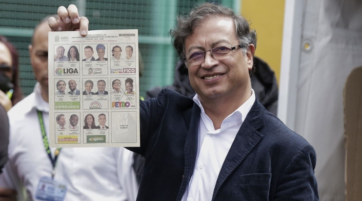 Petro insiste: más peligroso el carbón que la cocaína Petro insiste: más peligroso el carbón que la cocaína