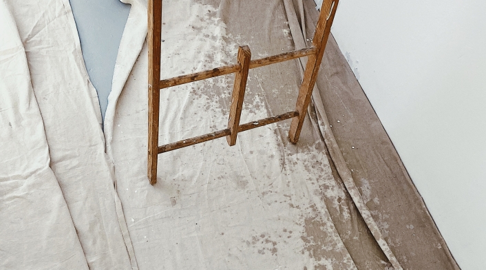 Mitos de pasar debajo de las escaleras Mitos de pasar debajo de las escaleras