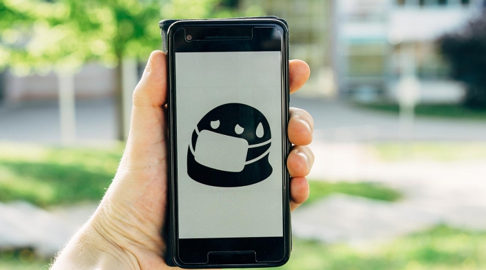 Smartphone Android infectado con virus Smartphone infectado con virus