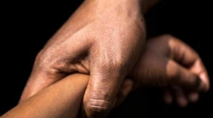 Los abusos comenzaron desde que la víctima tenía nueve años de edad.