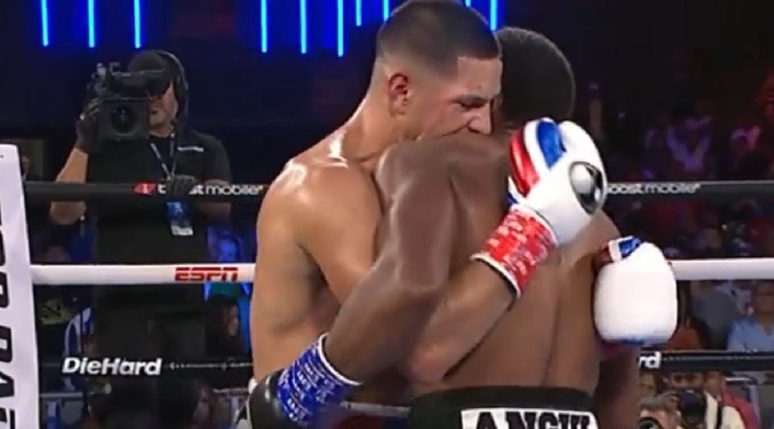 Pelea Roamer Alexis Angulo