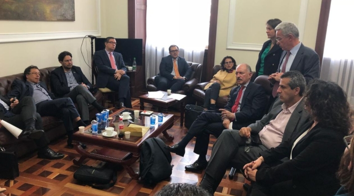 Gustavo Petro y Álvaro Uribe: se inicia histórica reunión Gustavo Petro y Álvaro Uribe: se inicia histórica reunión