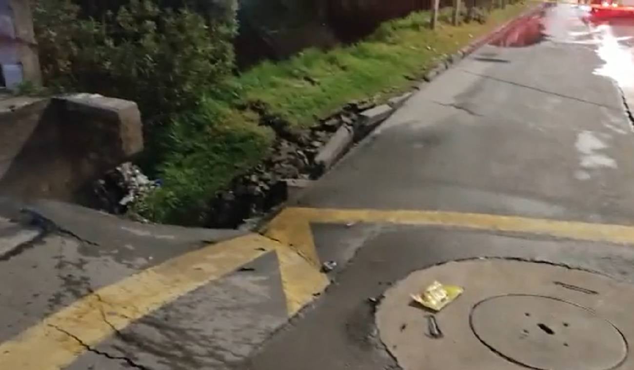 Hundimiento de tierra en Puente Aranda Hundimiento de tierra en Puente Aranda