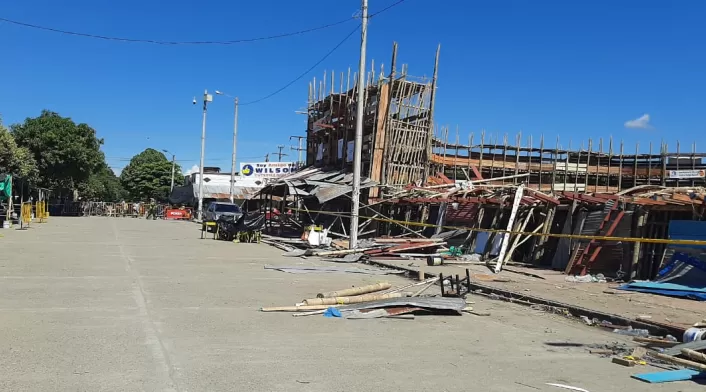 Gradas colapsadas en El Espinal