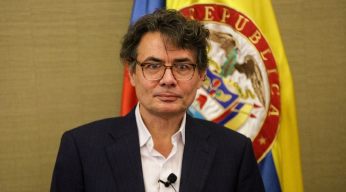 Alejandro Gaviria Alejandro Gaviria