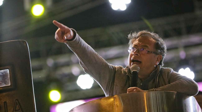 Gustavo Petro en evento público Gustavo Petro en evento público