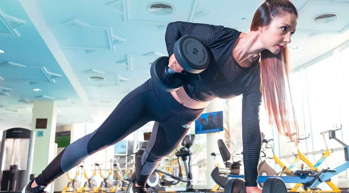 Mujer haciendo ejercicio Mujer haciendo ejercicio