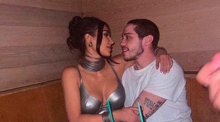 Pete Davidson junto a Kim Kardashian Pete Davidson junto a Kim Kardashian