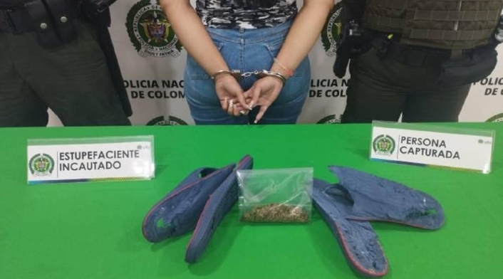Incautación de sandalias con marihuana camuflada Sandalias con marihuana