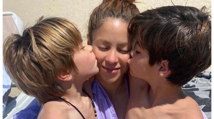 Shakira y sus hijos Shakira y sus hijos