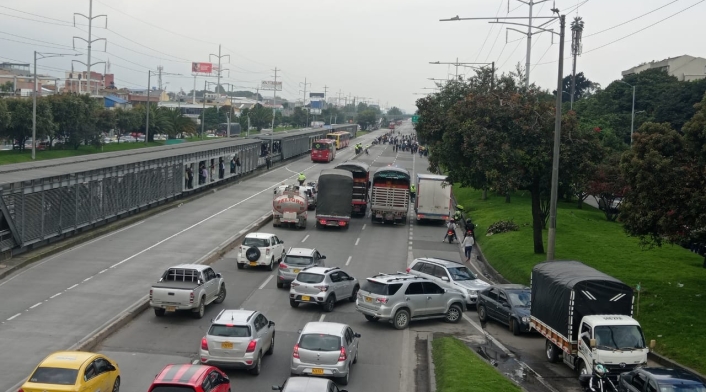 Autopista Norte bloqueada por protestas de bicitaxistas