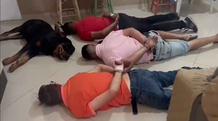Banda criminal atrapada junto a su perro