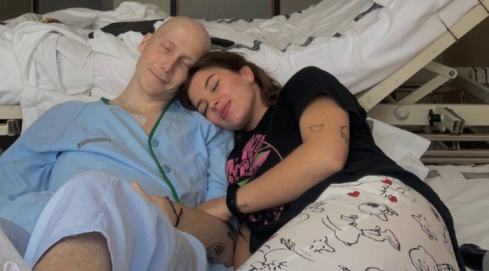 Charlie y su novia Nerea, tiktoker español que murió tras sufrir un agresivo cáncer Charlie y su novia Nerea, tiktoker español que murió tras sufrir un agresivo cáncer