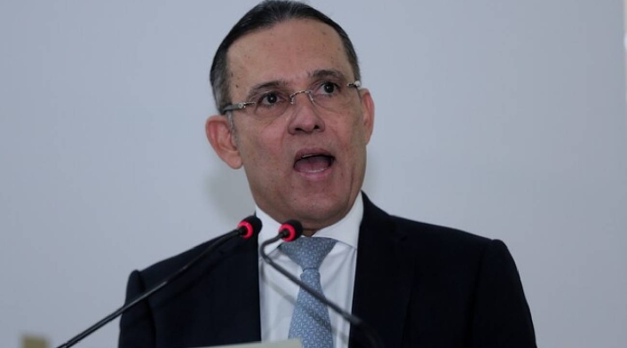 Efraín Cepeda, senador colombiano Efraín Cepeda, senador colombiano