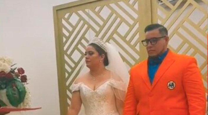 Hombre usa atuendo de Gokú en su boda