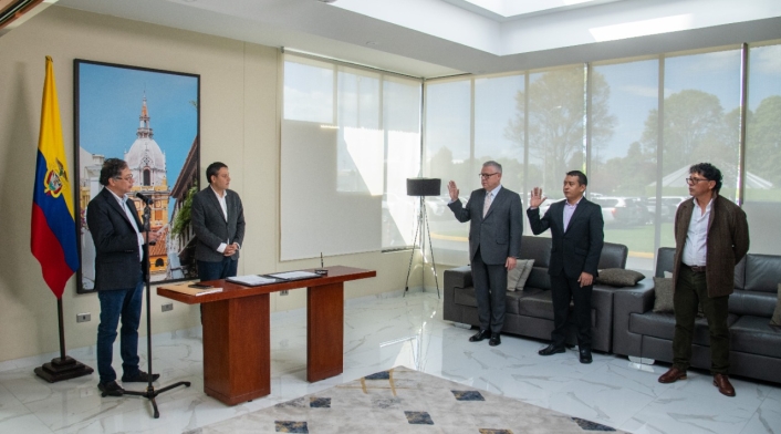 El presidente Gustavo Petro, posesionó a Néstor Osuna, como nuevo ministro de Justicia; a Arturo Luis Luna Tapia, en el Ministerio de Ciencia, Tecnología e Innovación, y al nuevo director de la Unidad Nacional para la Gestión del Riesgo, Javier Pava Sánchez