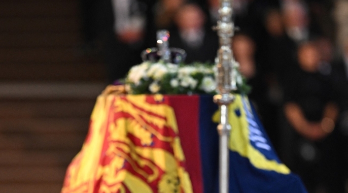 Féretro de reina Isabel II en el Palacio de Westminster Féretro de reina Isabel II en el Palacio de Westminster