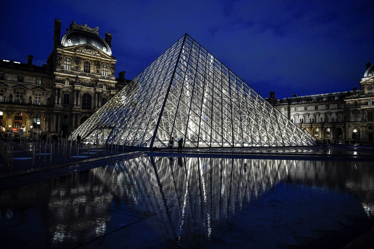 Museo de Louvre en París Museo de Louvre en París