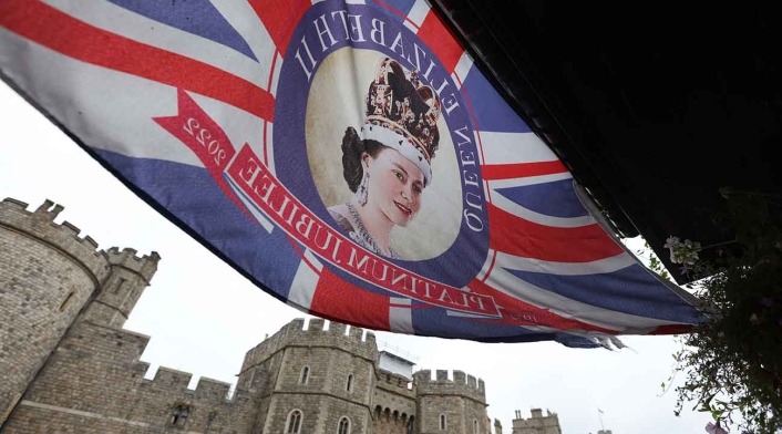 Luto real por muerte de la Reina Isabel II Luto real por muerte de la Reina Isabel II