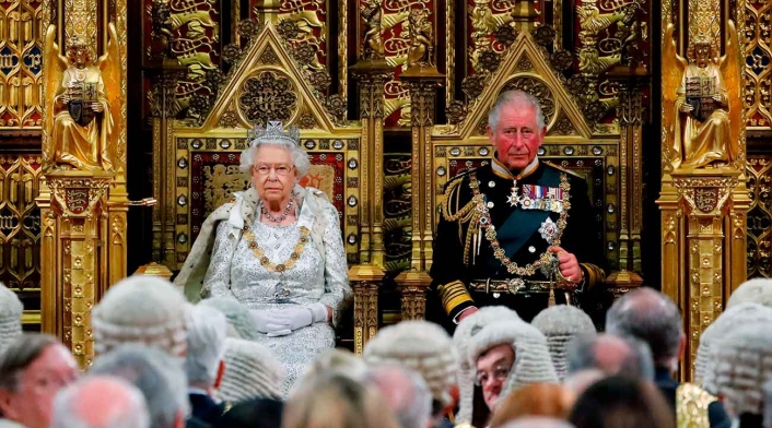 Fortuna de la Reina Isabel II Reina Isabel II y Príncipe Carlos