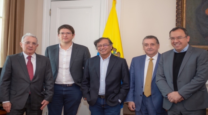 Reunión Petro- Uribe Reunión Petro- Uribe