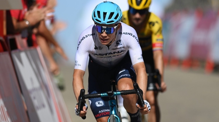 Superman López en otra etapa de la Vuelta a España 2022