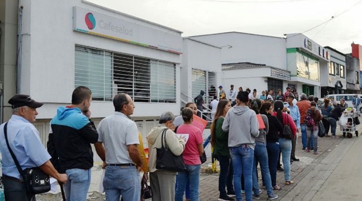 Deficiencias en atención a los usuarios heredadas de la antigua EPS