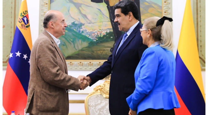 Álvaro Leyva y Nicolás Maduro Álvaro Leyva y Nicolás Maduro