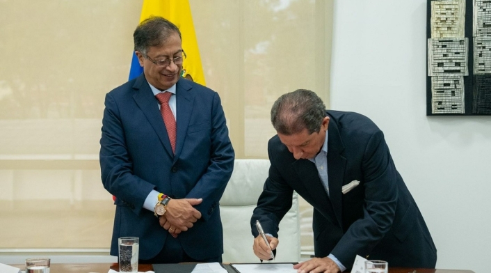 Gobierno y Fedegan Gobierno y Fedegan firman acuerdo de compra de tierras