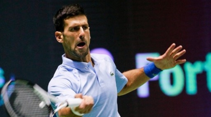 Rechazo de Novak Djokovic a no vacunarse contra COVID-19 lo deja afuera del Masters 1000 de Indian Wells Novak Djokovic, ganador del ATP de Astaná