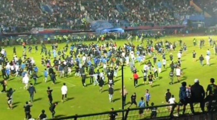 Tragedia en estadio de Indonesia Tragedia en estadio de Indonesia