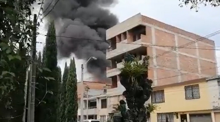 Avioneta cayó sobre casa en Medellín Avioneta cayó sobre casa en Medellín