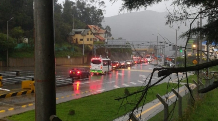 Cierre vía La Calera Cierre vía La Calera