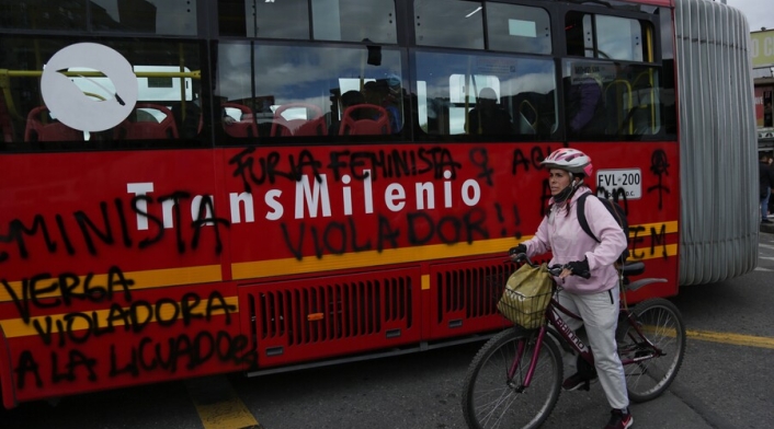 Protestas de las feministas en Transmilenio Protestas de las feministas en Transmilenio