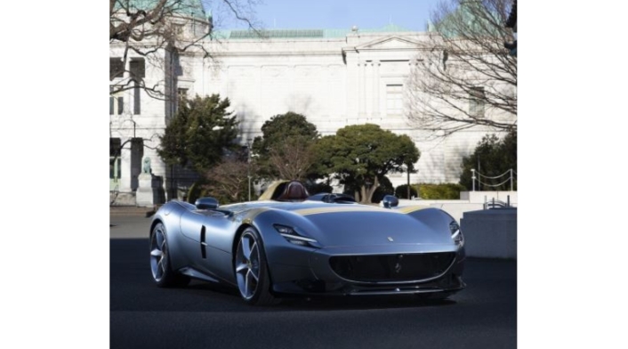 Ferrari Monza SP1 Ferrari Monza SP1 recorre las calles
