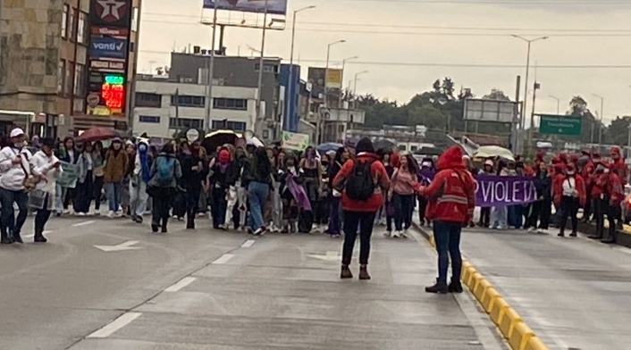 Marcha de feministas en Bogotá