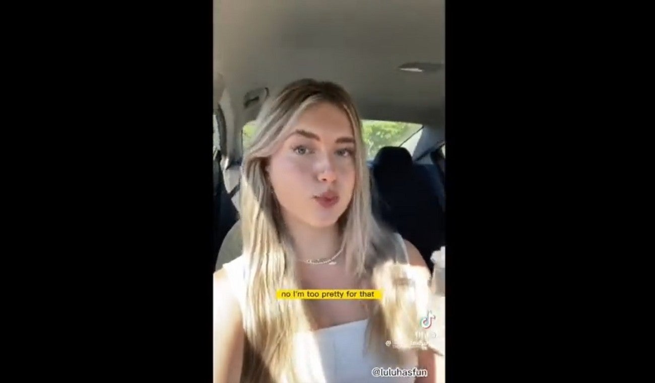 Mujer dice que es “demasiado hermosa para trabajar” Mujer dice que es “demasiado hermosa para trabajar”