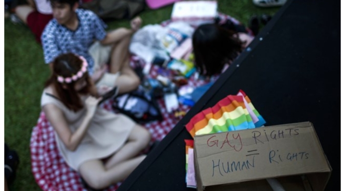 Revocan la ley que penaliza el sexo homosexual Homosexual
