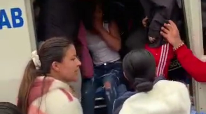 En ambulancias fueron traslados los afectados