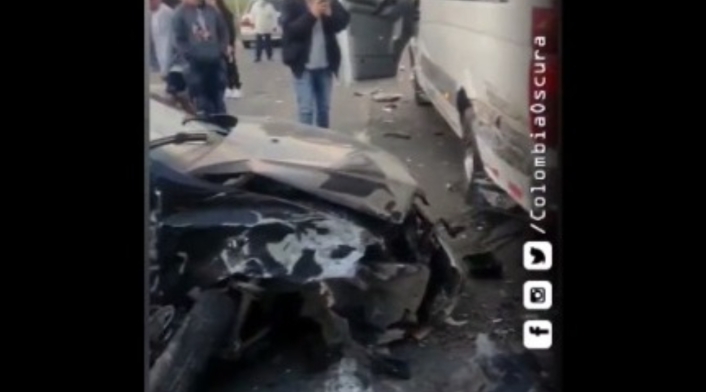 Bogotá-Giradot colapsada por accidente Bogotá-Giradot colapsada por accidente